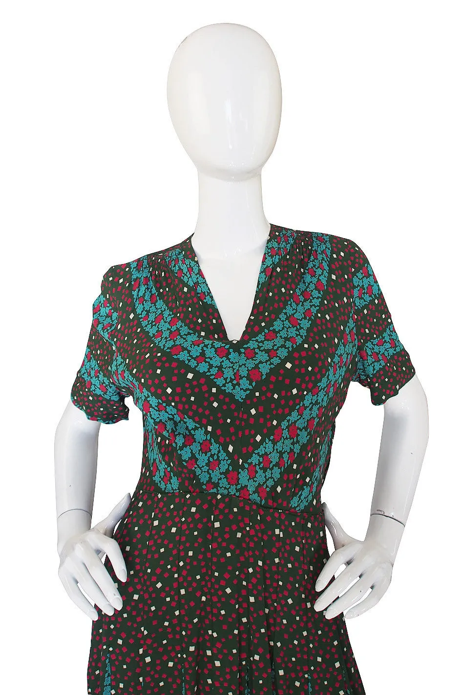 1940s Amazing Green Print Silk Swing Dress