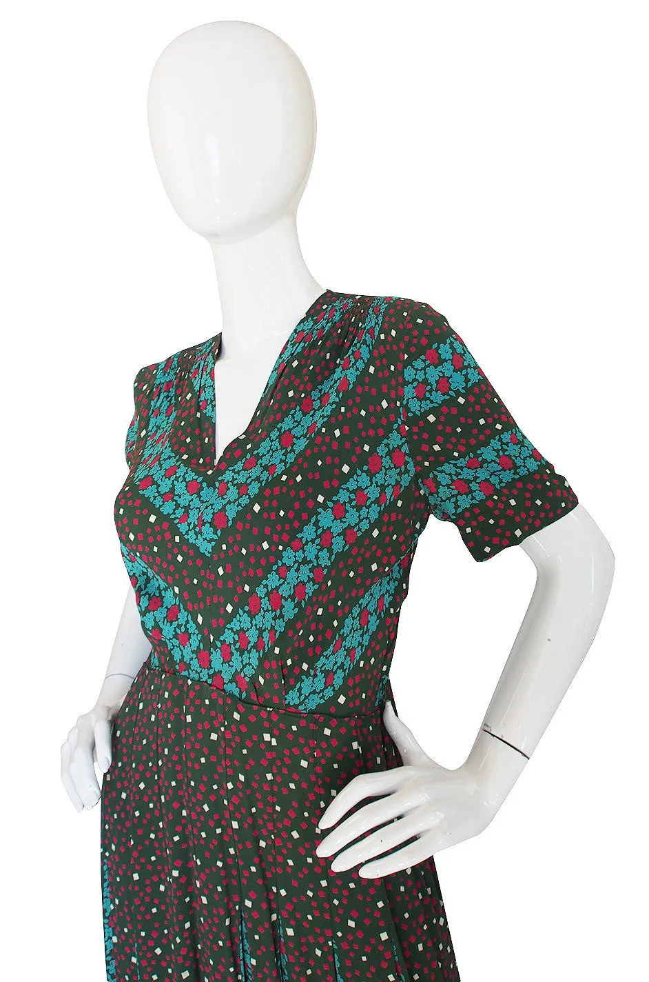 1940s Amazing Green Print Silk Swing Dress