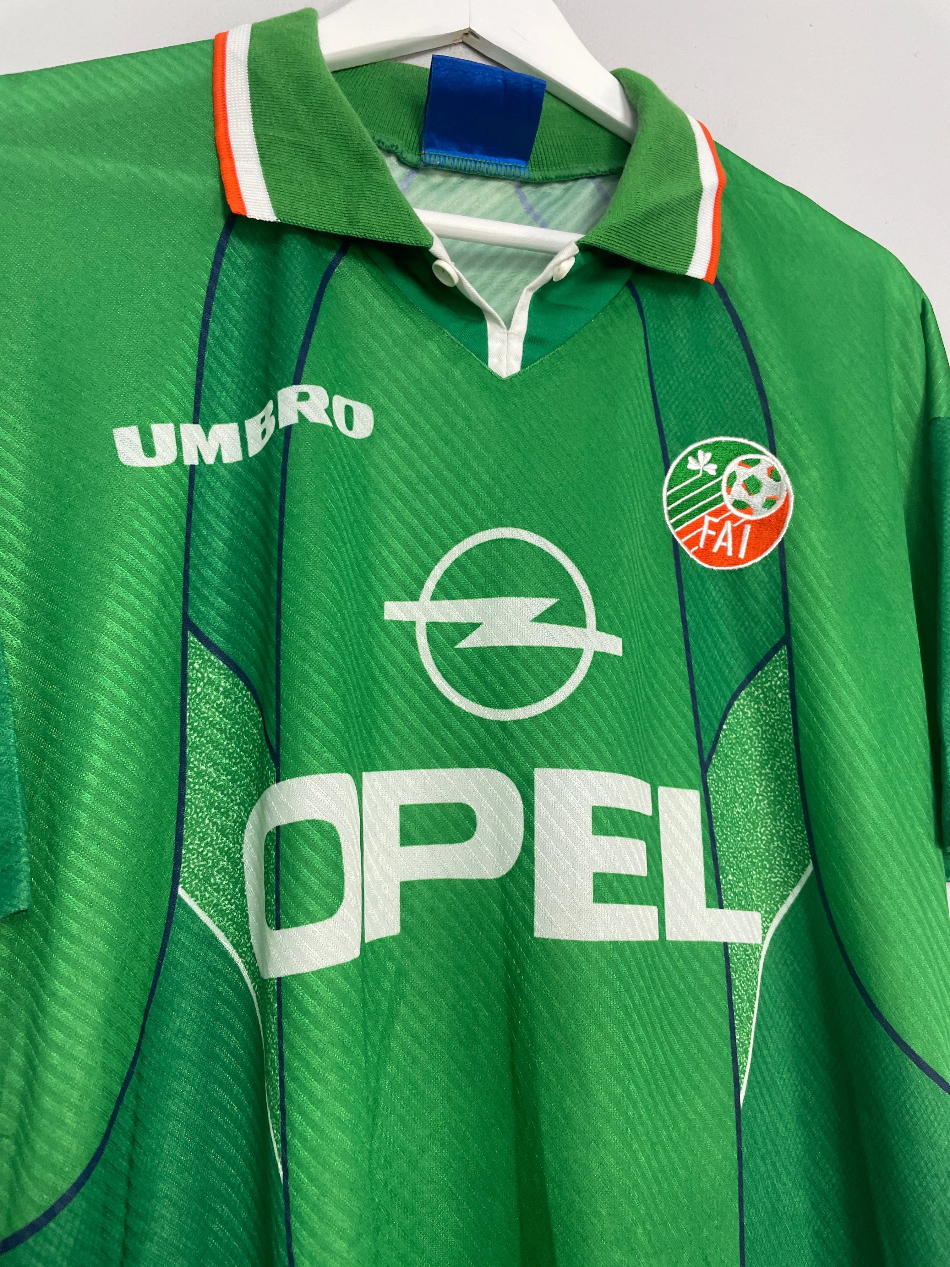 1994/95 IRELAND HOME SHIRT (M) UMBRO