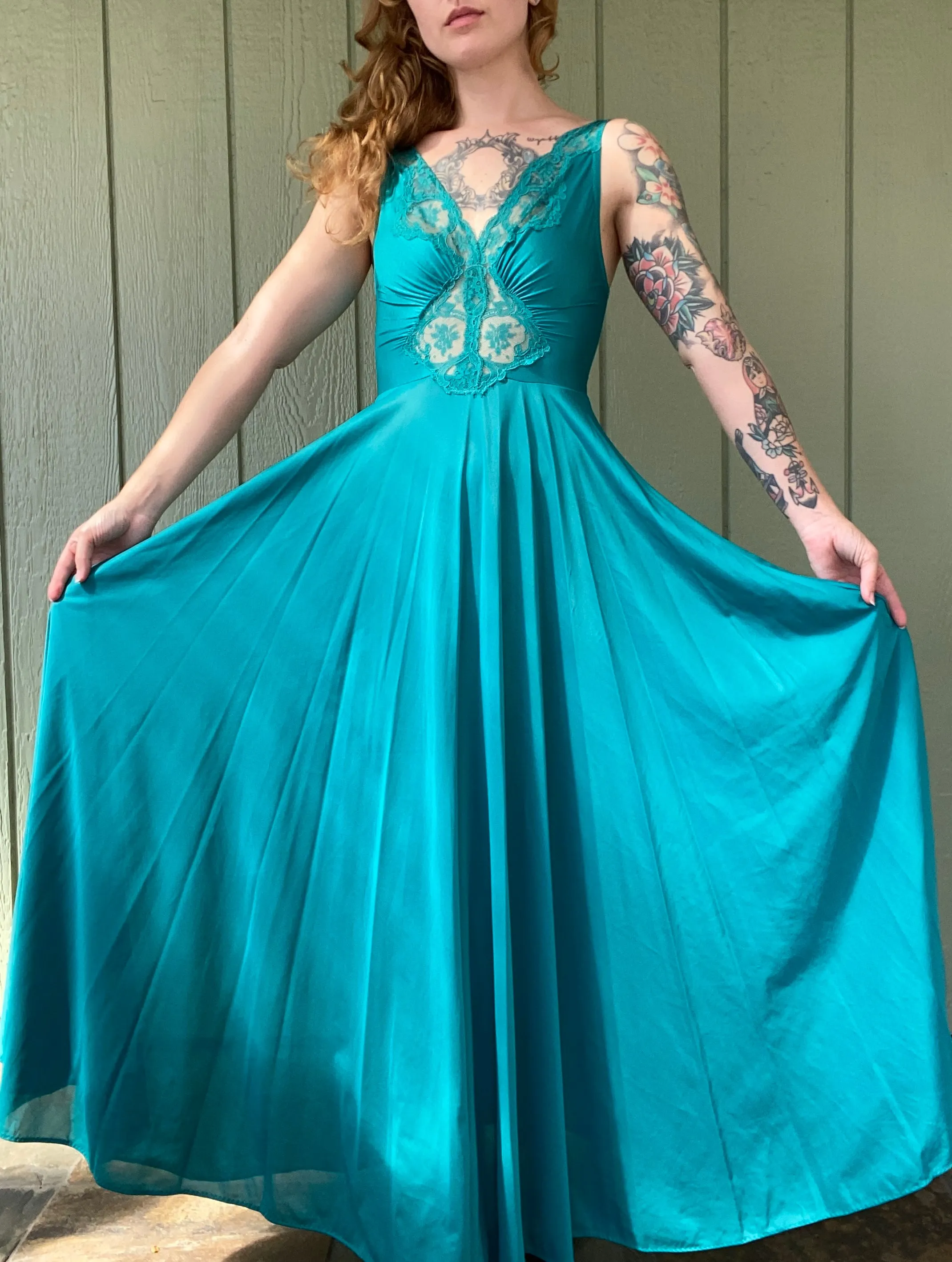 70s/80s Turquoise Olga Peignoir Grand Sweep Nightgown And Robe 9687 9702