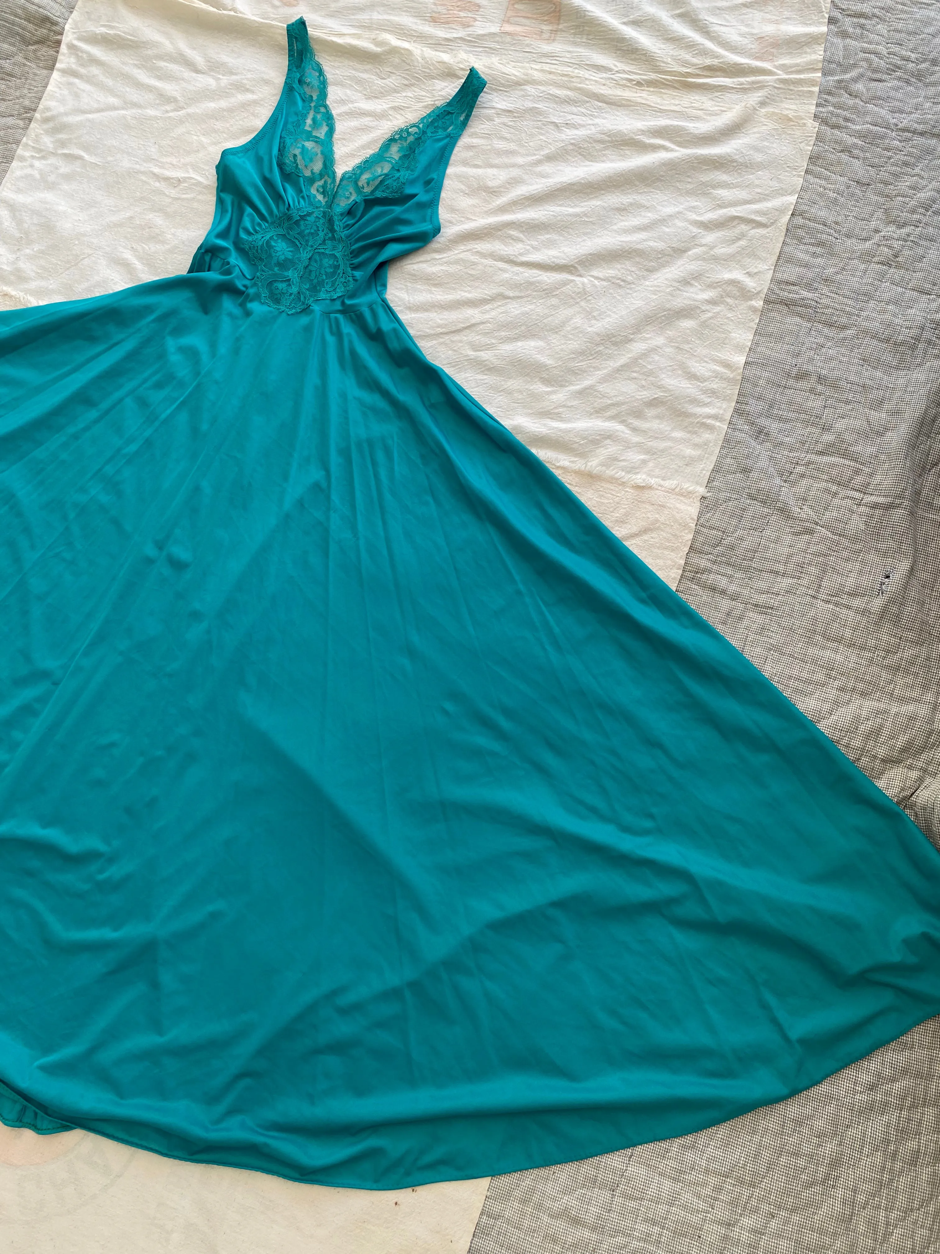 70s/80s Turquoise Olga Peignoir Grand Sweep Nightgown And Robe 9687 9702