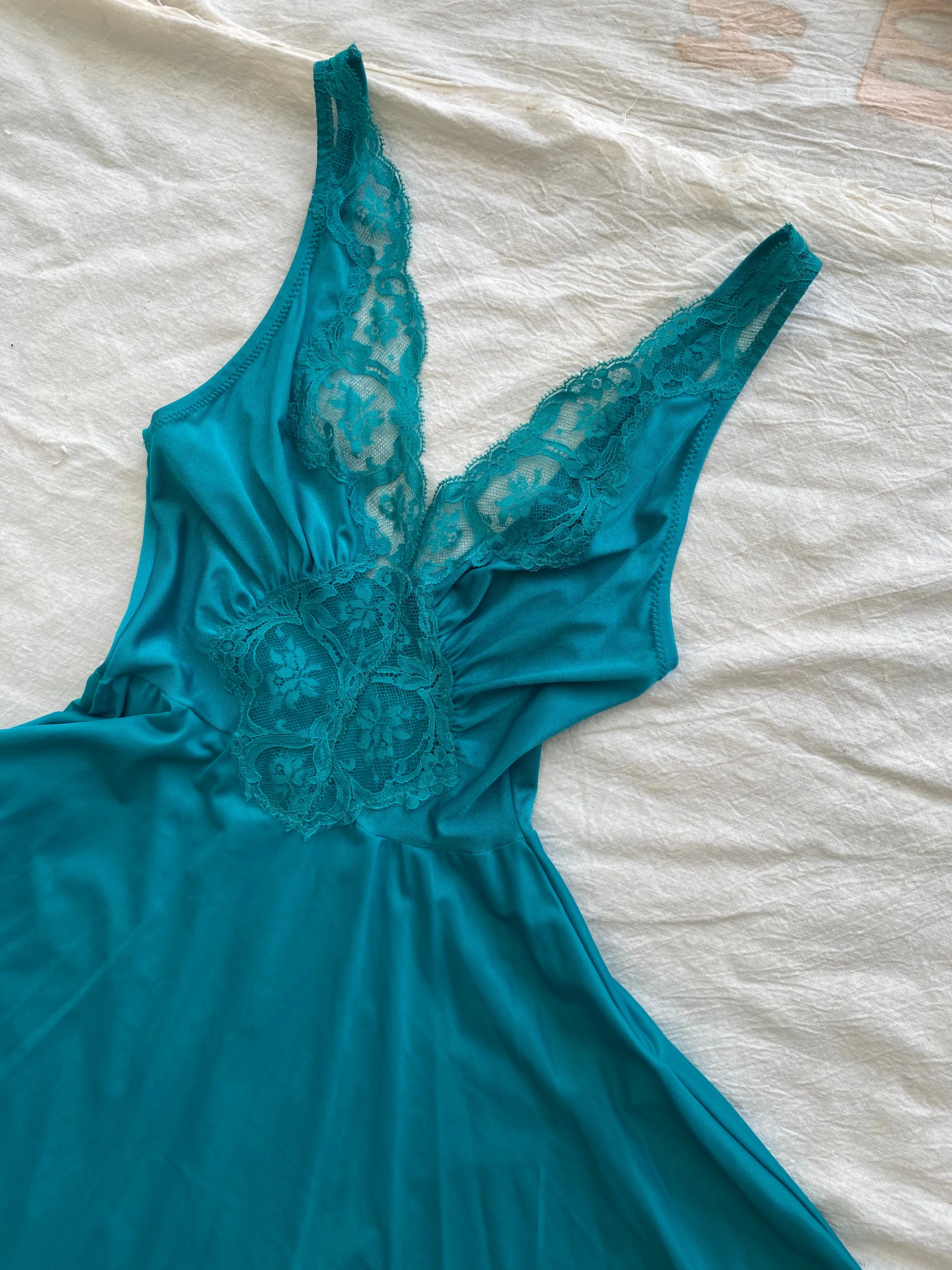 70s/80s Turquoise Olga Peignoir Grand Sweep Nightgown And Robe 9687 9702