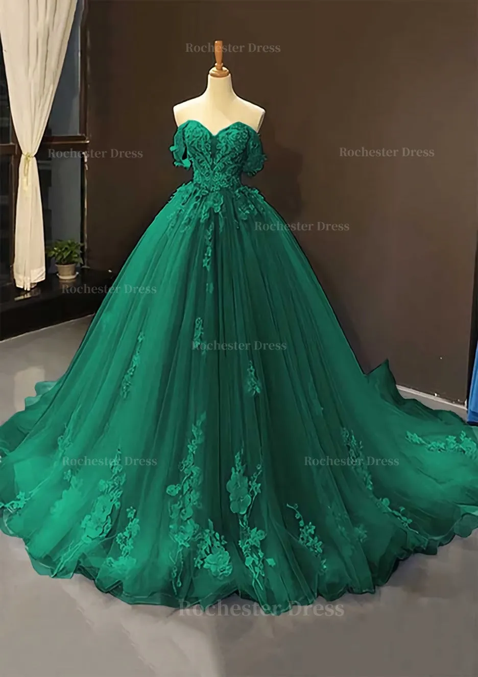 Ball Gown Off-the-Shoulder Sweep Train Tulle Prom Dress With Appliqued