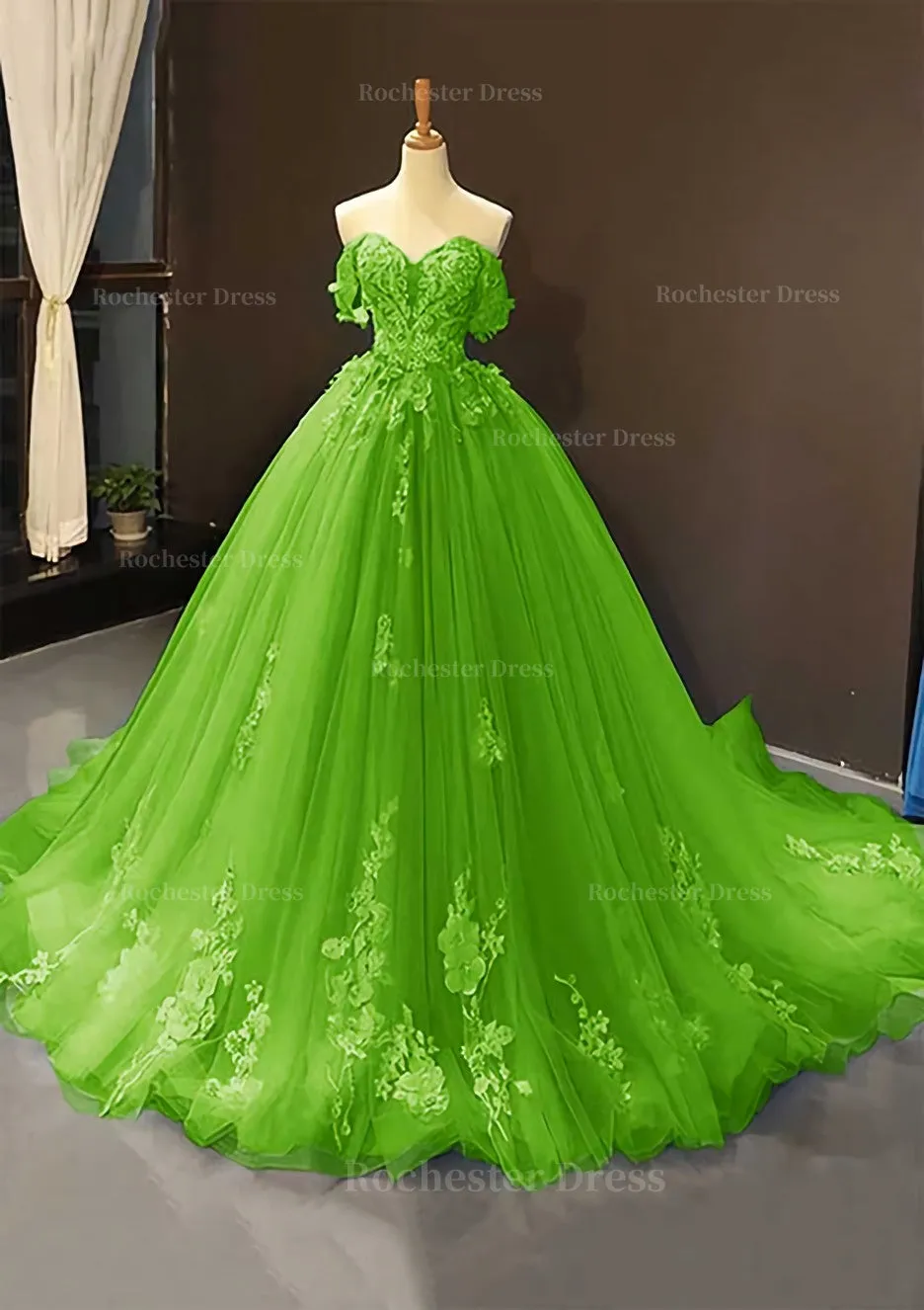 Ball Gown Off-the-Shoulder Sweep Train Tulle Prom Dress With Appliqued