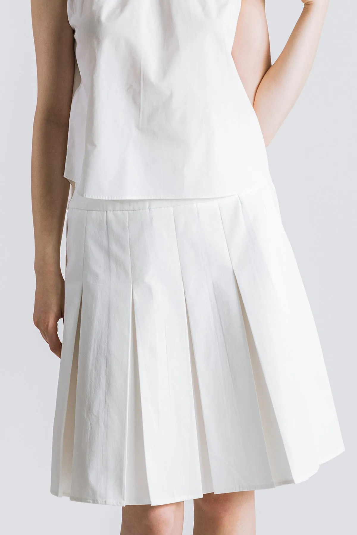 Beillone Belted Pleated Skirt