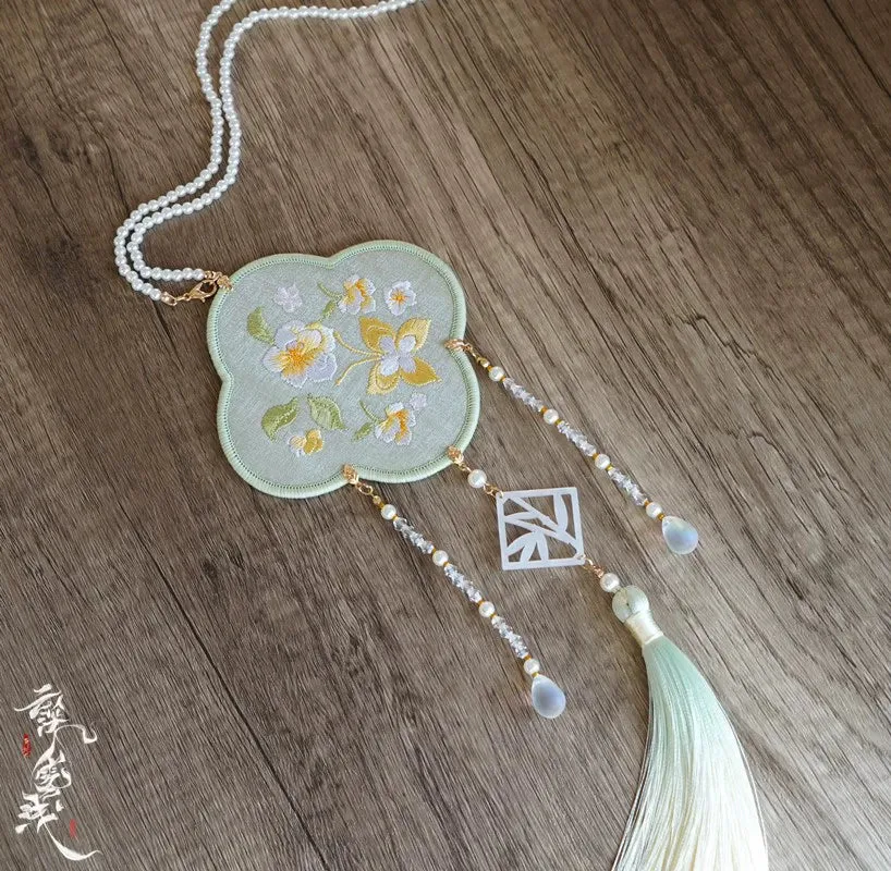 Jiangnan Lü 江南绿 Lily of the Valley Jinbu Skirt Waist Charm