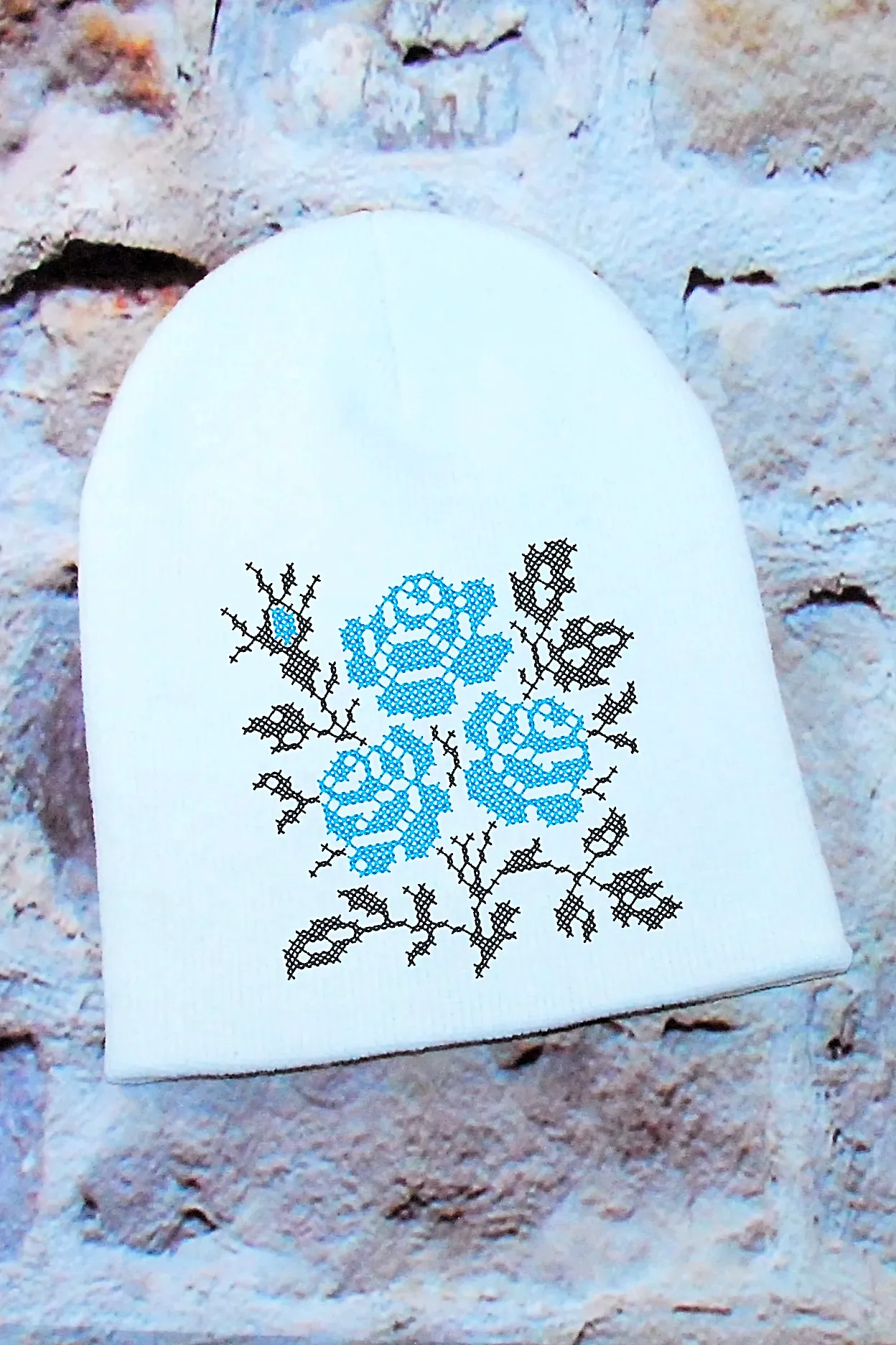 Knitted embroidered beanie hat "Roses"