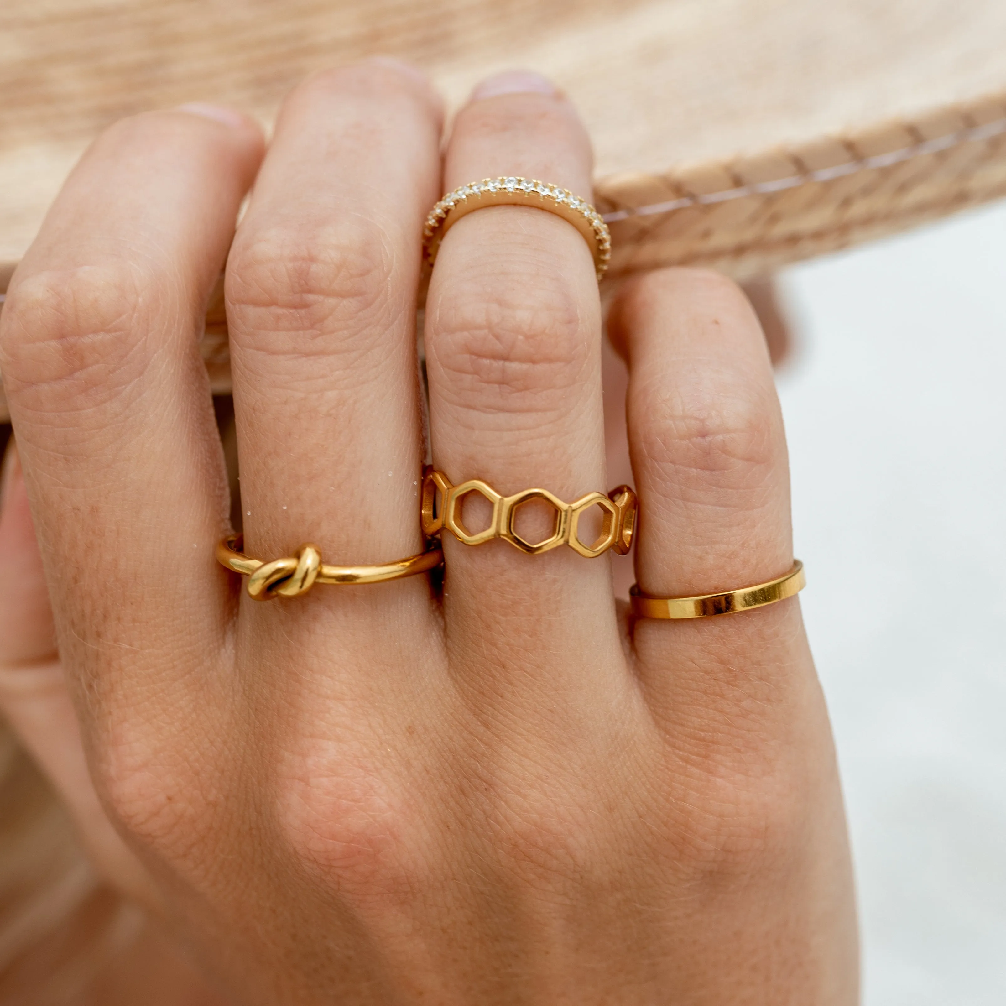 Staple Ring Gold