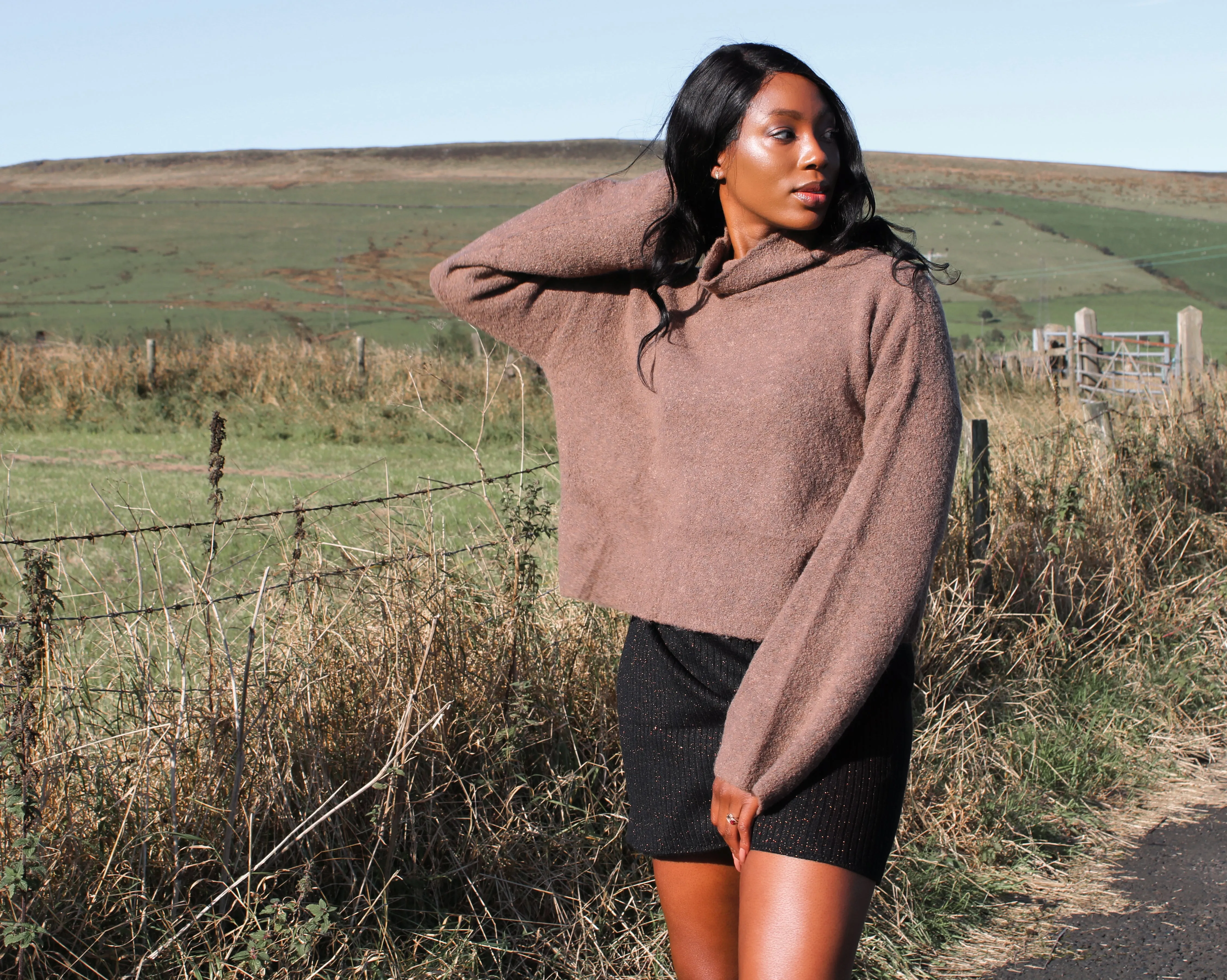 The Sienna Sweater in Alpaca Wool/Boucle in Coffee Brown