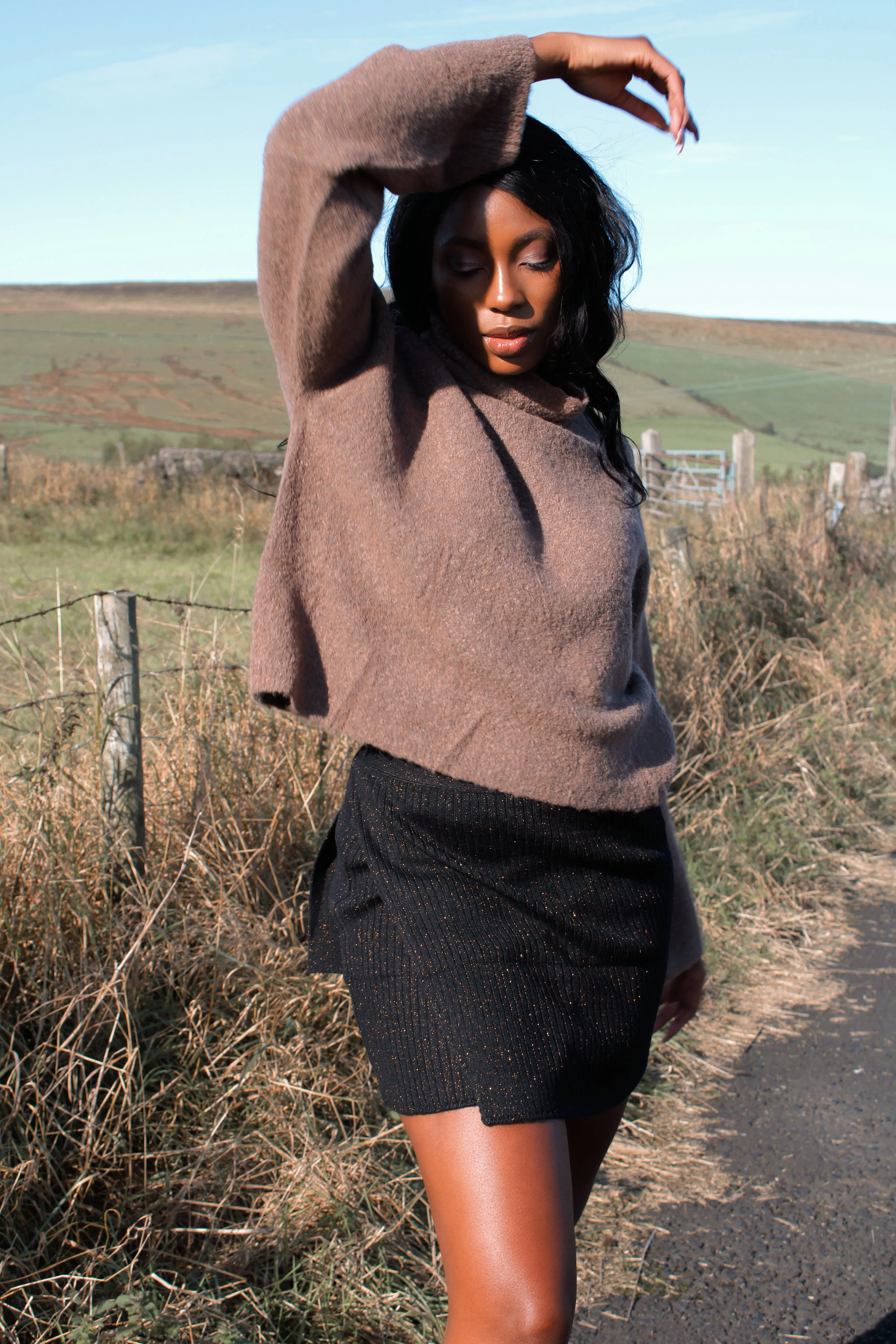 The Sienna Sweater in Alpaca Wool/Boucle in Coffee Brown